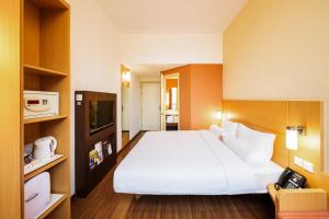 Book Ibis Hotel Singapore Novena Sg Clean Certified In Singapore Online Booking 24 7 Service Happy Holidays Book Ibis Hotel Singapore Novena Sg Clean Certified In Singapore Online Booking 24 7 Service Happy Holidays