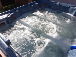 Luxurious Family Villa with sauna big garden and jacuzzi