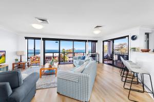 Peninsula Waters Unit 14 Soldiers Point Road 2