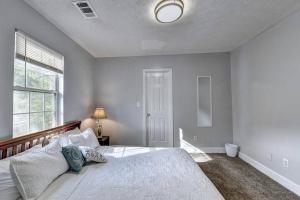 Gorgeous 5-bedroom home in Midtown- sleeps 15