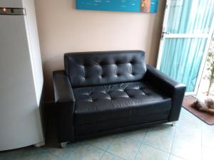 Apto terreo frente com 2 qtos a 200 mt praia Bombas