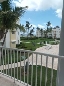 Oceanfront Playa Turquesa with highspeed Wi-Fi, pools, free beach access