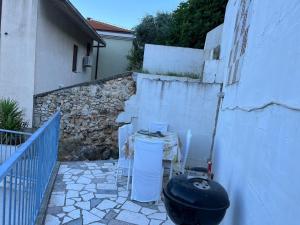 Apartments with a parking space Nemira, Omis - 21891