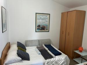 Apartments with parking space Nemira, Omis - 21891