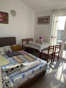 Apartments with parking space Nemira, Omis - 21891