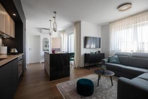 Apartments with parking space Zadar - 21919