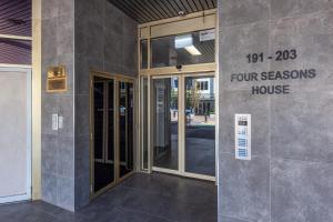 Tuggeranong Short Stay #11C - Sleeps 8