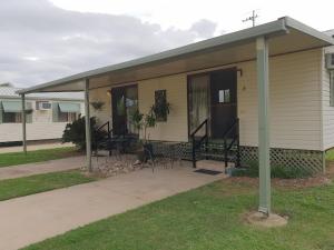 Carmila Caravan Park & Cabins