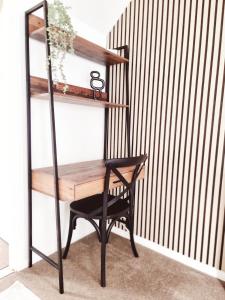 2 Bed Cosy Aylesbury House with Parking