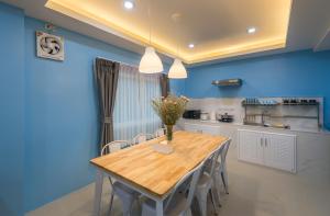 Otter House Aonang Intersection