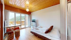 Calm studio with balcony in Crans-Montana