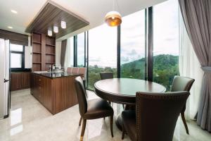 Scenic Seaview 270 Panorama, 2BR Penthouse VV Patong C701