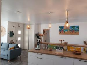 Villa piscine chauffée babyfoot pétanque ping-pong