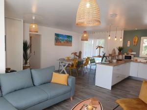 Villa piscine chauffée babyfoot pétanque ping-pong