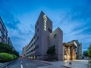 Atour Hotel Shanghai Huajing - Yujiaqiao