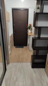 Метро Академгородок Житомирская 10мин пешком Академмістечко Вернадского 65 КУП НАНУ Європейський університет Міні-смарт квартира