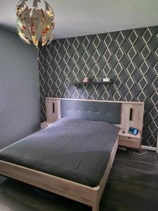 Maison du Château deau Proche Disney, Parc Astérix, CDG, Paris, Parc des exposition