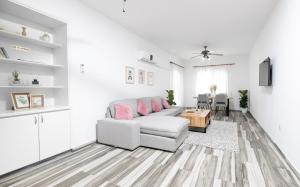 Beautiful Apartment in Harbour Paphos, Central & Close to Beach