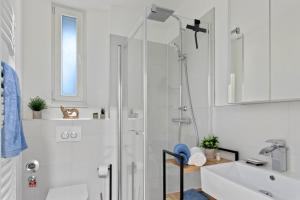 Altstadt - Exklusive 3-Zi-Wohnung für 6 Personen mit 90 qm, großer Dachterrasse, Parkplatz, WLAN