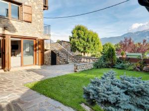 Cal Cente dIsòvol - Mountain House with Garden and Views