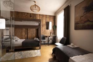 Triple Room with Shower room in Two Wheels