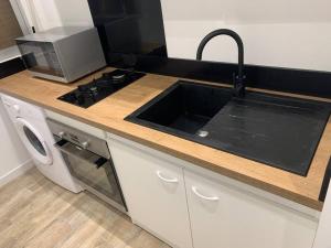 studio RDC, centre capitou, 10min plage en voiture