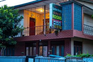 Tonys Garden House Back Packers inn