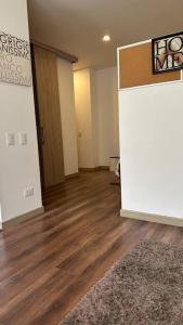 Nice apartment independent in front business center