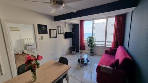 Stylish Beach Apt w/ Sea View + Pool + 200Mbit