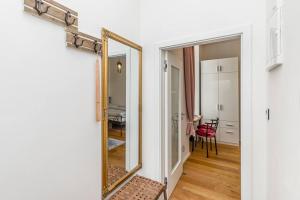 Cozy quiet new apartment in Karlin square