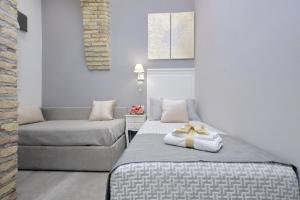 Roman Holiday Suites