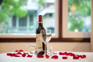 Hanoi Golden Moon Hotel & Travel