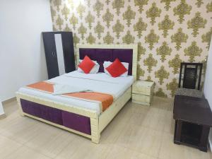 HOTEL ASHOKA PALACE Near IGI Airport New Delhi