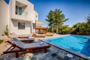 Modern villa with pool, whirpool in quiet area - by Traveler tourist agency Krk ID 2180