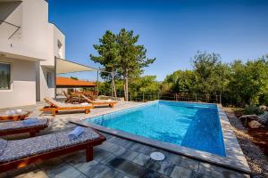 Modern villa with pool, whirpool in quiet area - by Traveler tourist agency Krk ID 2180