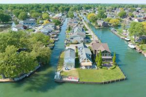 Enjoy Our Lakefront Paradise