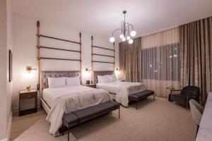 Superior Queen Room with Two Queen Beds room in Hotel Covington Cincinnati Riverfront