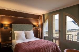 Classic Double Room room in Royal Garden Champs Elysées