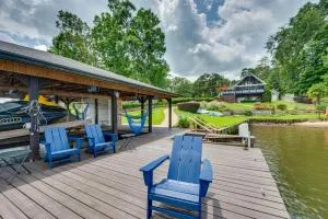 Luxe Lake Sinclair Living Private Dock and Beach! - Meriwether