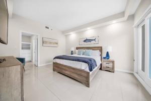 Relax Luxury Beachfront Condo with Amazing Terrace