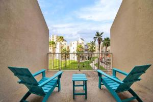 Relax Luxury Beachfront Condo with Amazing Terrace