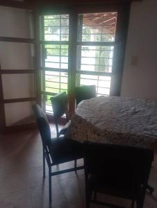 Casa 3 Habitaciones, 2 baños pileta a compartir con el anfitrion -