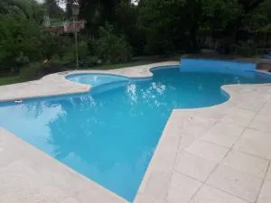 Casa 3 Habitaciones, 2 baños pileta a compartir con el anfitrion - - Dumesnil