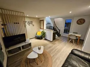 ENTRE 2 VAGUES - 梅尔·莱斯·拜恩斯