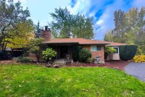 Historic SW Portland Sanctuary - تيغارد