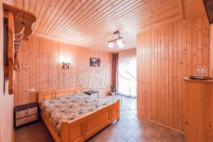 ПІД МАГУРОЮ