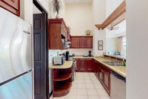 Del Pacifico Condo C7