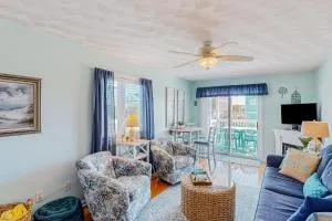 Captain's Villa 9-C Sunshine Ally - Monogram