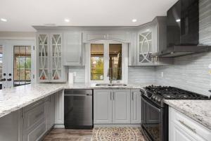 Walk-out Basement Apartment with Private Entrance