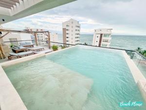 Arenka - 2BR w Private Pool & Sunset Rooftop